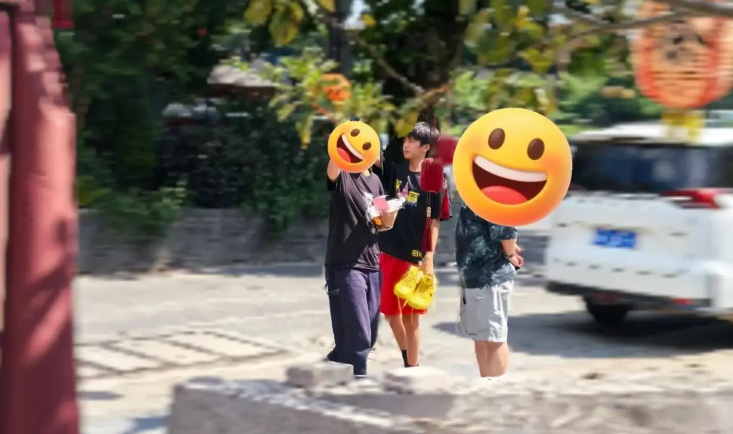 wQx, 俩人一黑一, msn